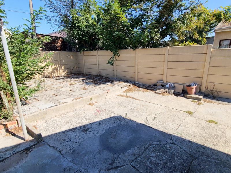 Three bedroom house - Photo 6