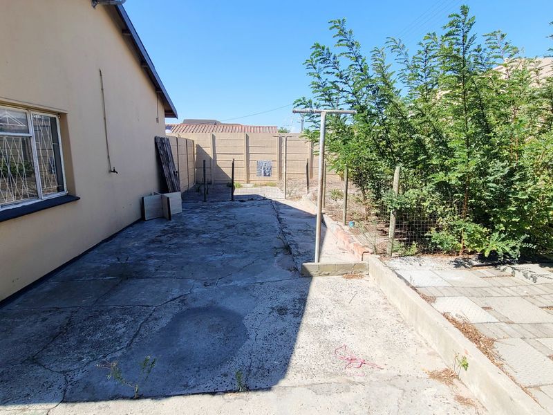 Three bedroom house - Photo 5