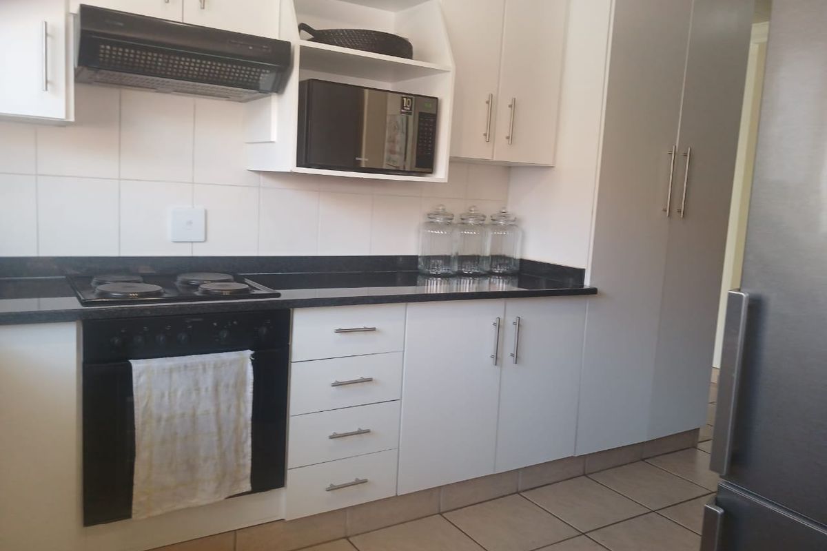 Stylish 3 Bedroom Oasis with Pool, Barbecue, and CCTV in a Serene Garden Setting - Photo 5