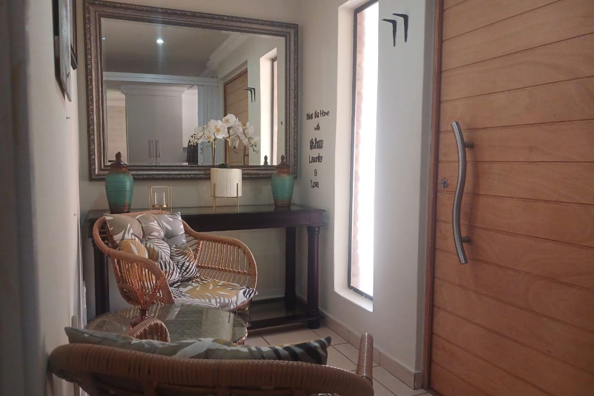 Stylish 3 Bedroom Oasis with Pool, Barbecue, and CCTV in a Serene Garden Setting - Photo 3