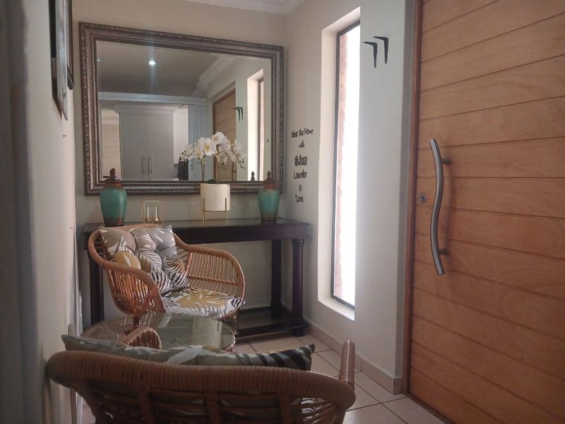 Stylish 3 Bedroom Oasis with Pool, Barbecue, and CCTV in a Serene Garden Setting - Photo 3