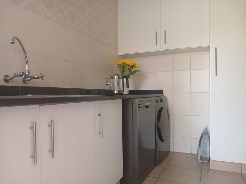 Stylish 3 Bedroom Oasis with Pool, Barbecue, and CCTV in a Serene Garden Setting - Photo 6
