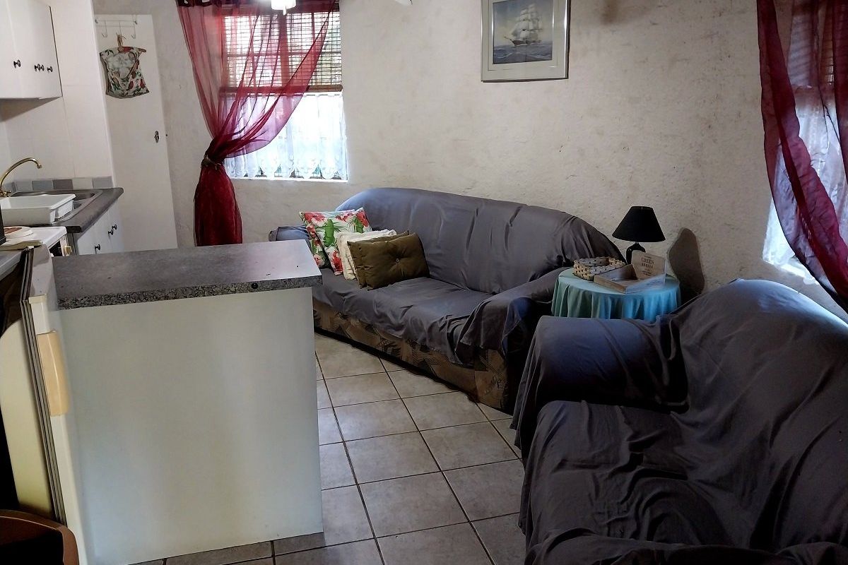 BEAUTIFUL COMFORTABLE UNIT FOR SALE IN HIBBERDENE - Photo 5