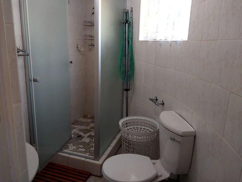 BEAUTIFUL COMFORTABLE UNIT FOR SALE IN HIBBERDENE - Photo 10