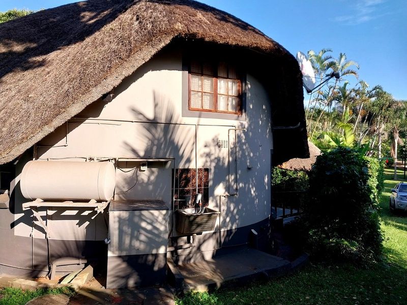 BEAUTIFUL COMFORTABLE UNIT FOR SALE IN HIBBERDENE - Photo 3