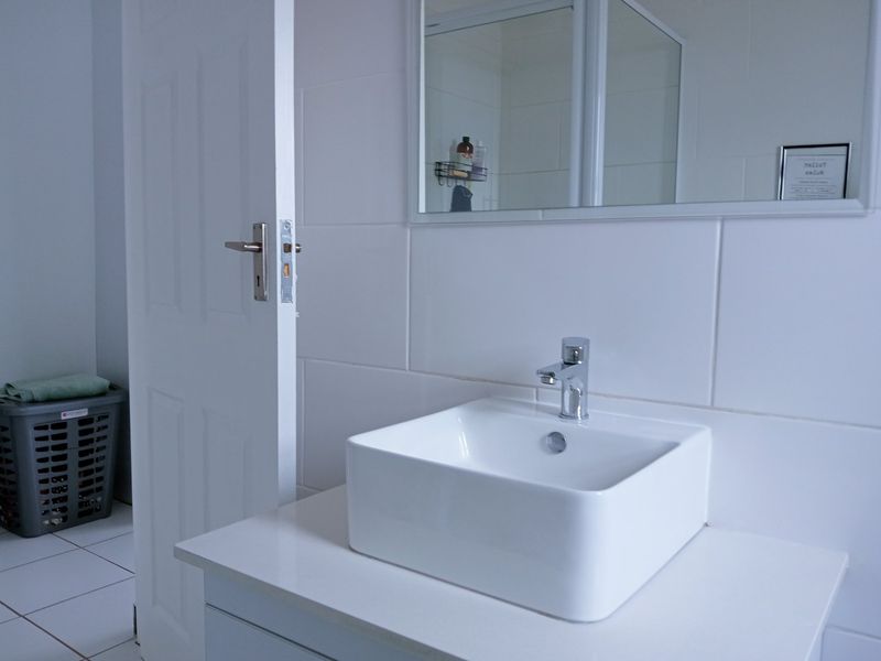 ELEGANT 4-BEDROOM DOUBLE-STOREY HOME IN EQUESTRIAN & WILDLIFE APPEAL – BOSCHKOP ROAD, PRETORIA - Photo 5