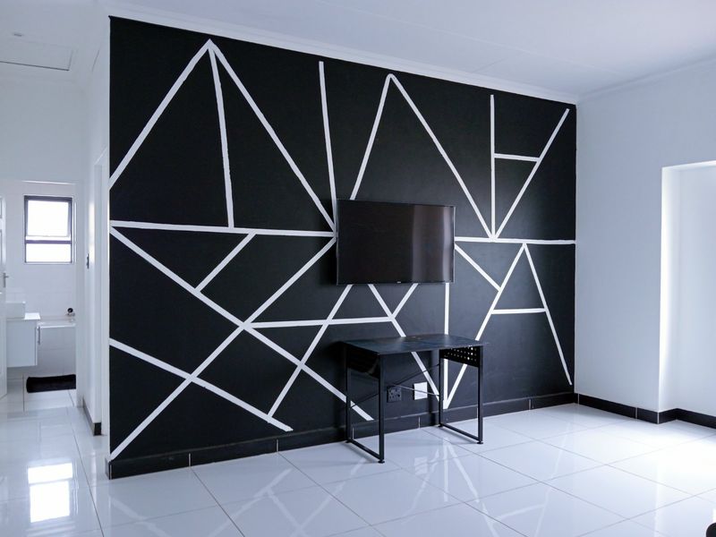 ELEGANT 4-BEDROOM DOUBLE-STOREY HOME IN EQUESTRIAN & WILDLIFE APPEAL – BOSCHKOP ROAD, PRETORIA - Photo 9