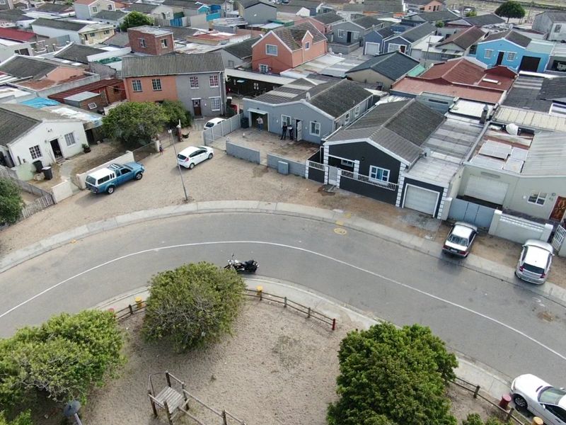 4 Bedroom home for sale in Woodlands - Photo 2