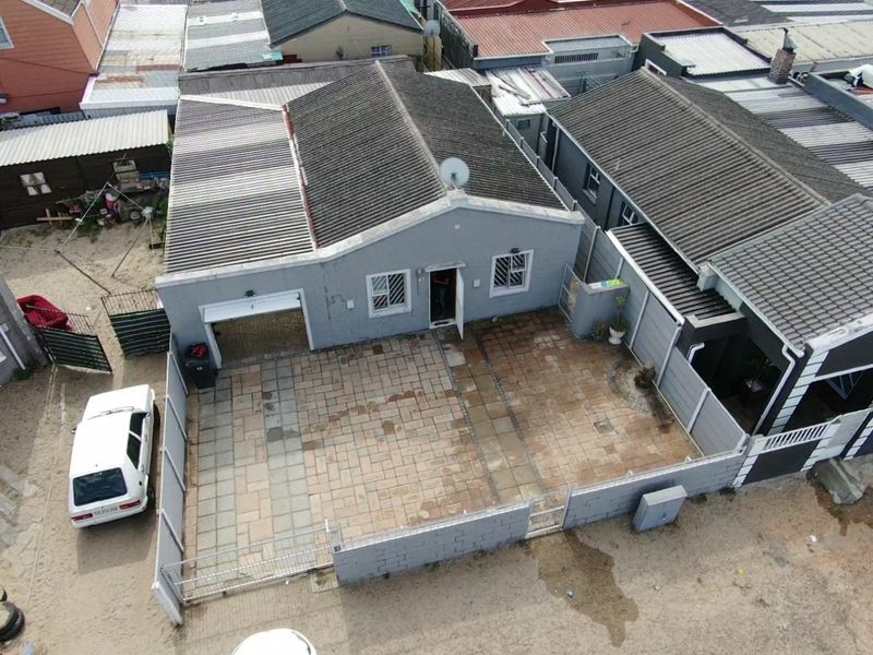 4 Bedroom home for sale in Woodlands - Photo 3