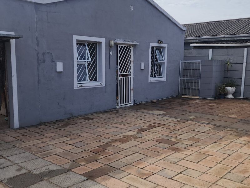 4 Bedroom home for sale in Woodlands - Photo 4