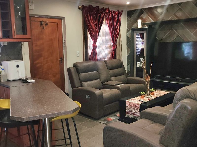 4 Bedroom home for sale in Woodlands - Photo 9