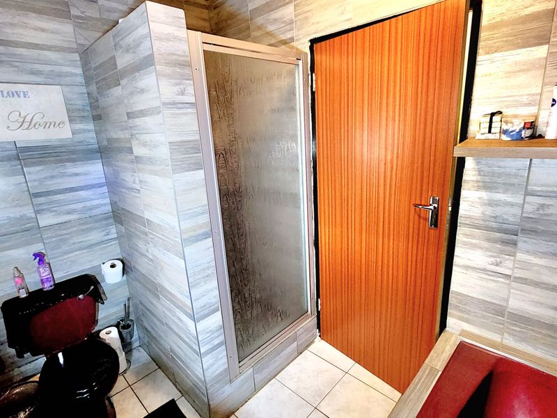 Stunning Pellissier Townhouse – Comfort, Space & Braai Bliss! - Photo 10