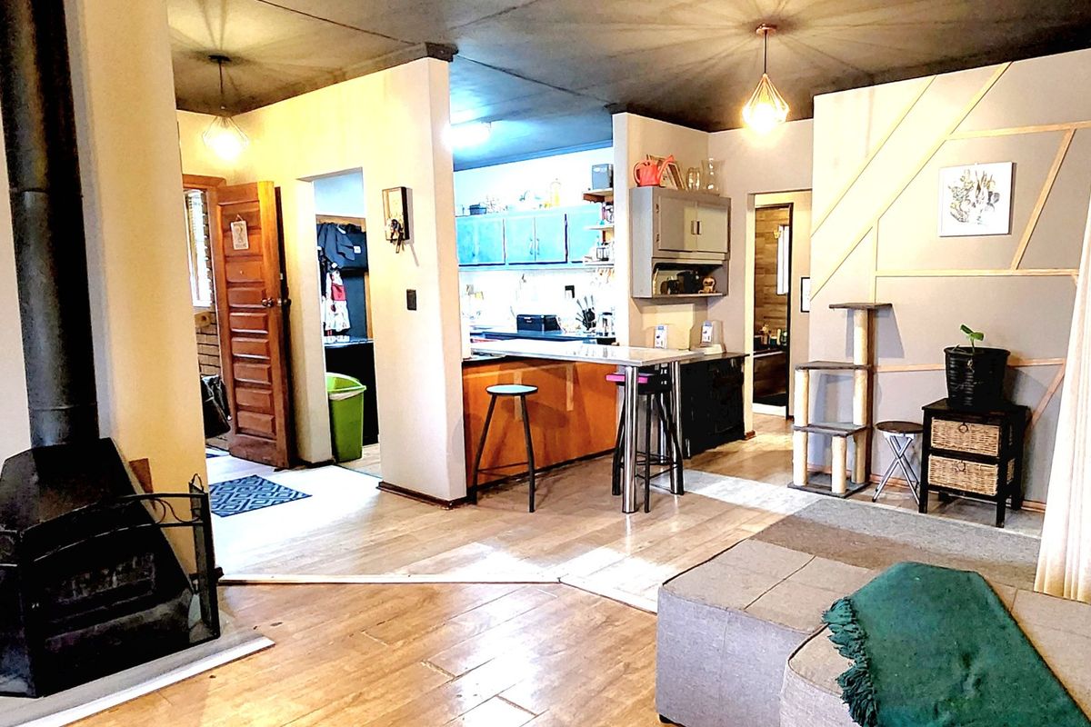 Stunning Pellissier Townhouse – Comfort, Space & Braai Bliss! - Photo 4