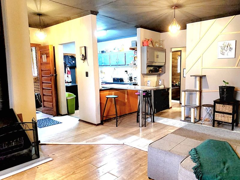 Stunning Pellissier Townhouse – Comfort, Space & Braai Bliss! - Photo 4