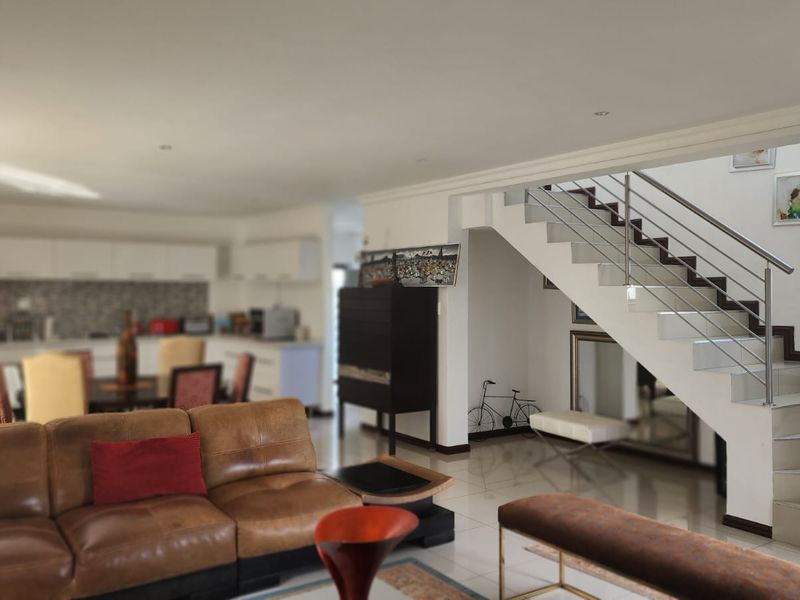 FOR THE EXCLUSIVE FAMILY , HOME AWAITS YOU !!! - Photo 5