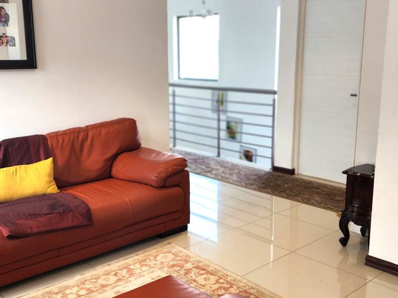 FOR THE EXCLUSIVE FAMILY , HOME AWAITS YOU !!! - Photo 9