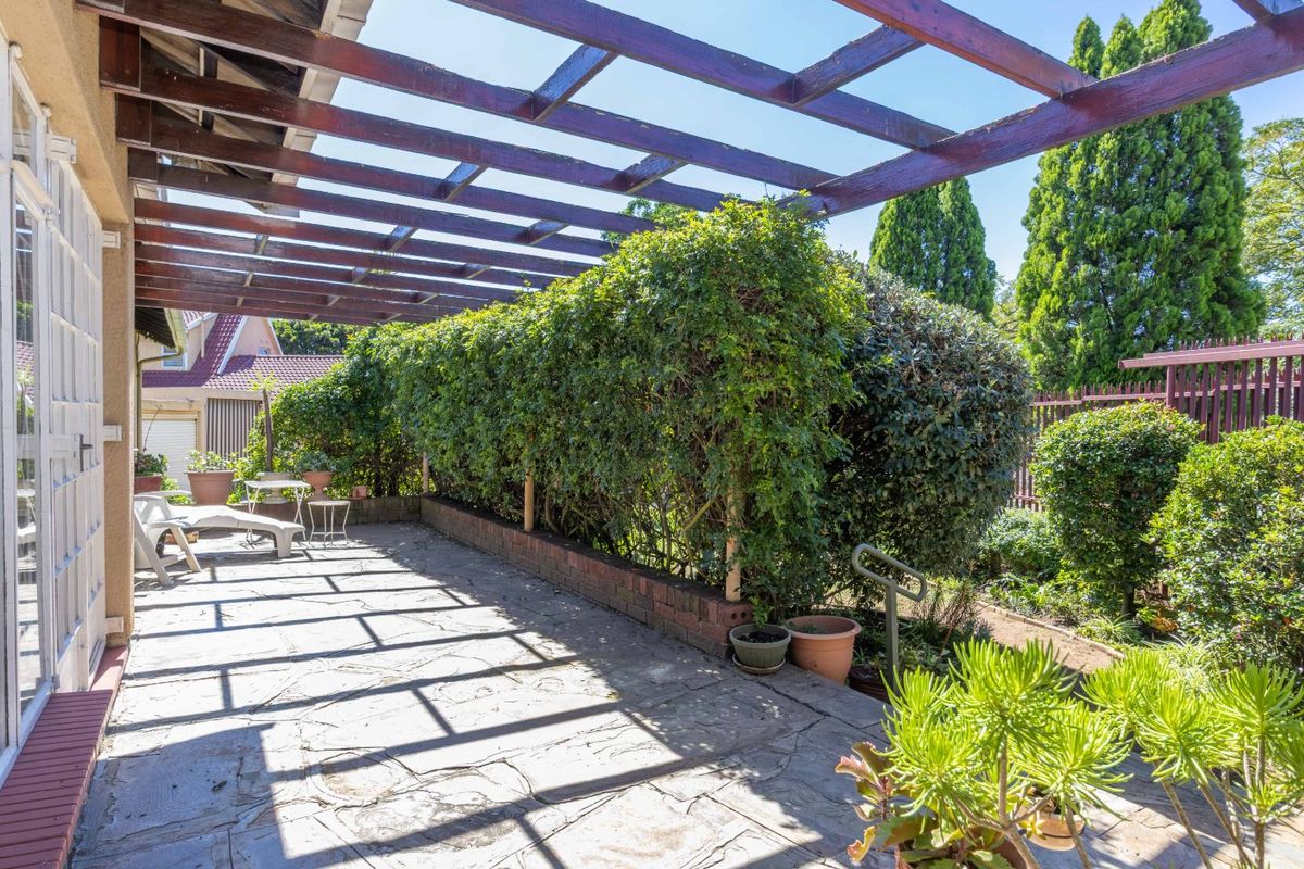 A Place to Call Home in the Heart of Edenglen - Photo 3