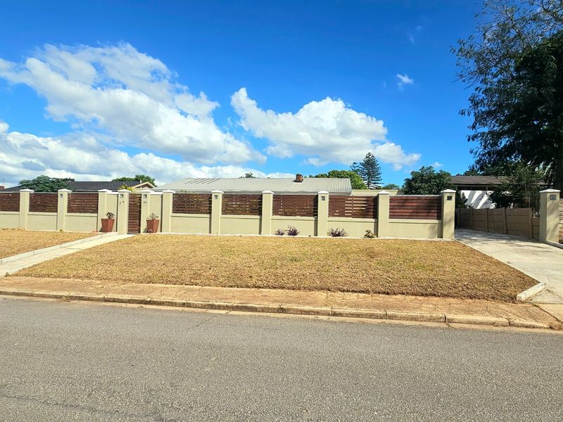 Spacious property with endless possibilities situated on a 1614 square metre erf - Photo 9