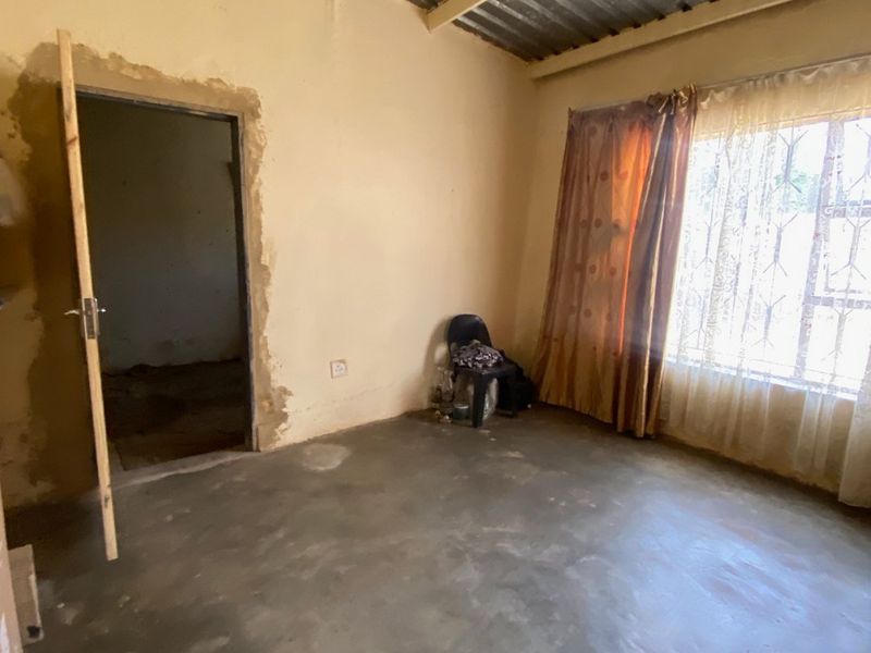 Specious home with great potential - Photo 10