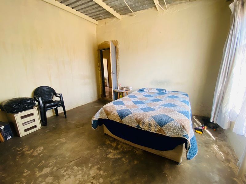 Specious home with great potential - Photo 7