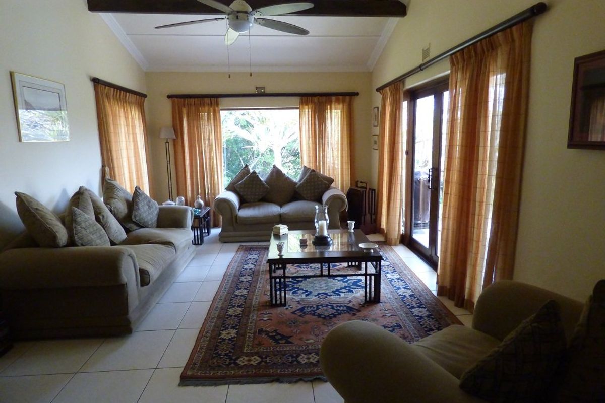 Attractive Eye-Catching Perfect Family Residence - Photo 5
