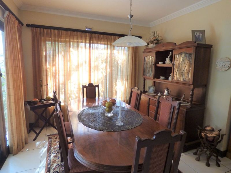 Attractive Eye-Catching Perfect Family Residence - Photo 9