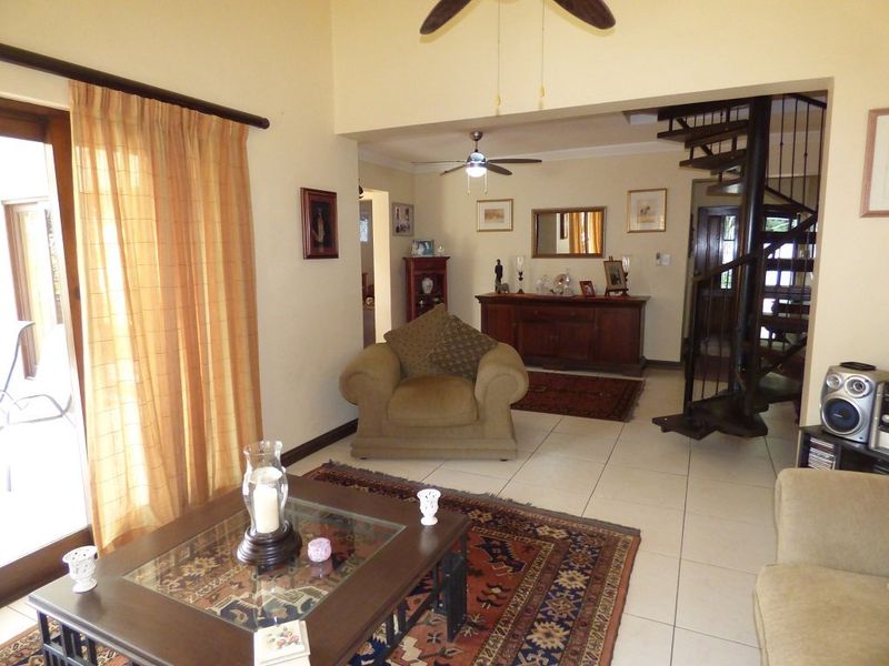 Attractive Eye-Catching Perfect Family Residence - Photo 7