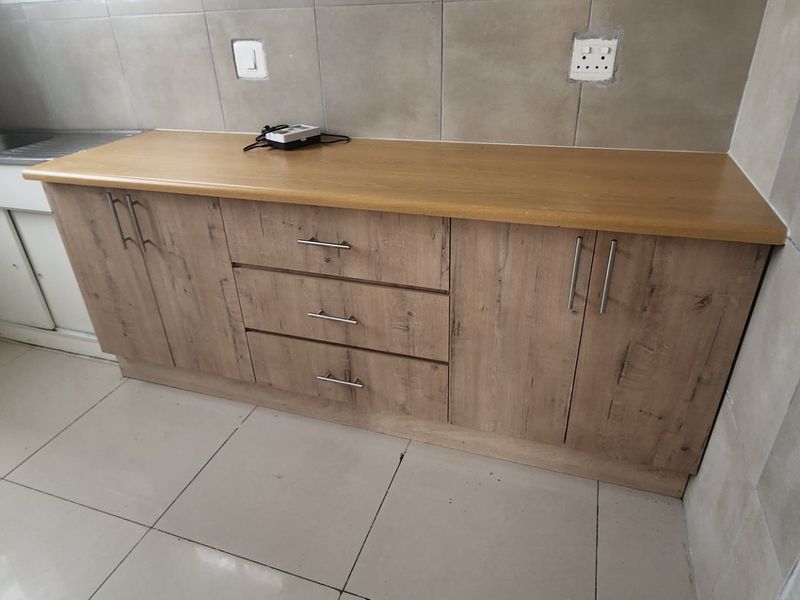 Neat and Super Spacious 3.5 Bedroom Apartment for Sale in Secure Complex in Laudium - Photo 8