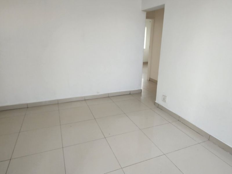 Neat and Super Spacious 3.5 Bedroom Apartment for Sale in Secure Complex in Laudium - Photo 6