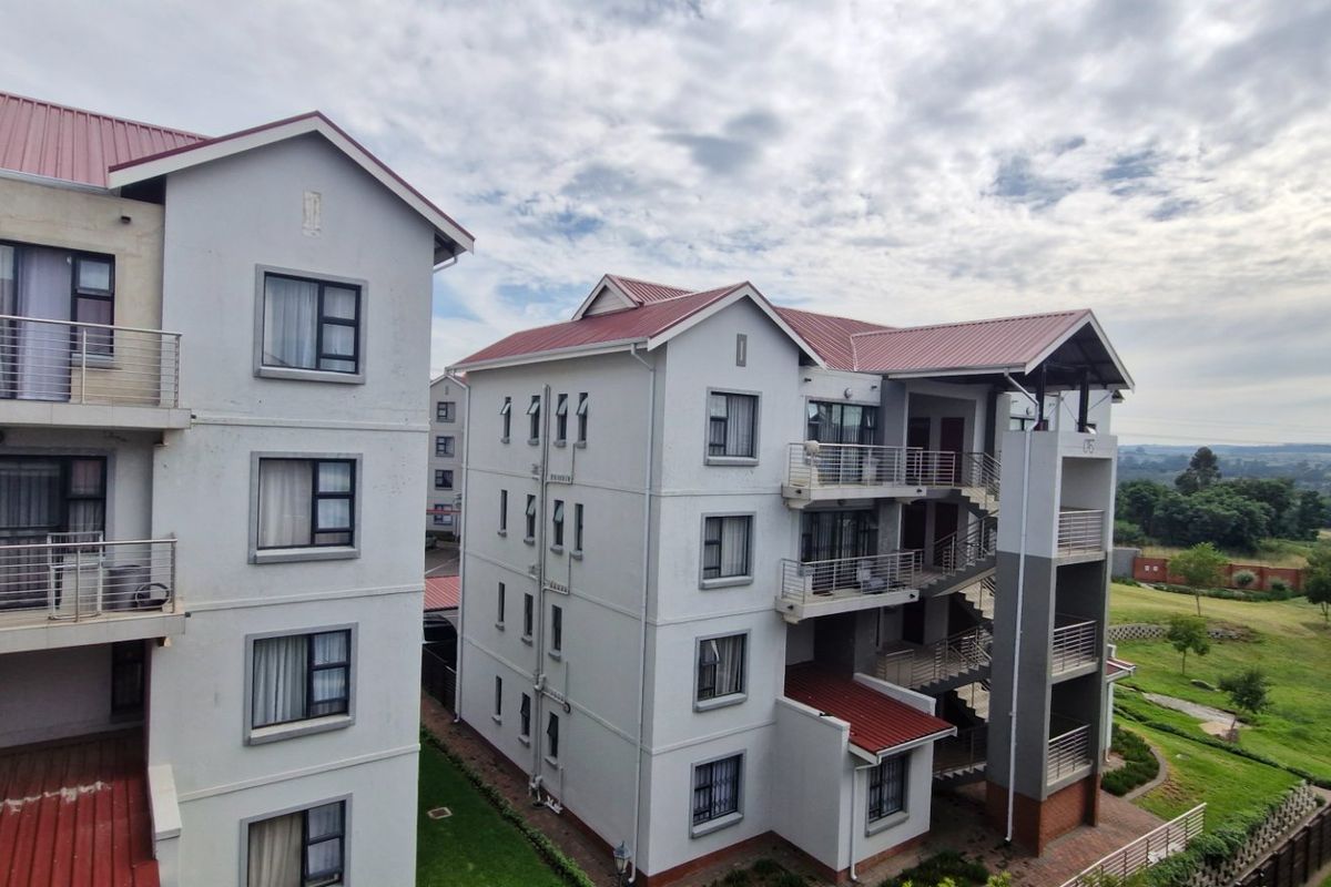 Stunning  Gorgeous North - Facing..... 1 Bedroom 1 Full Bathroom Modern Kitchen  Balcony With Braai Area Upstairs Apartment  - Photo 5