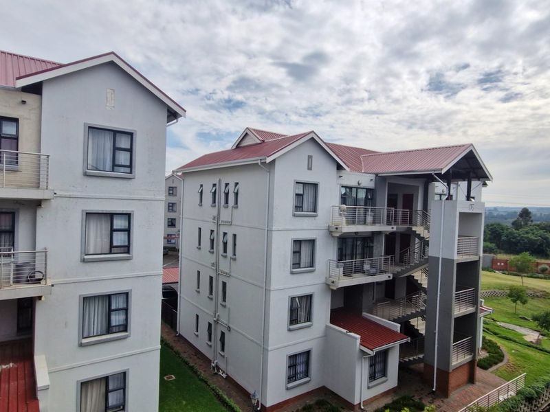 Stunning  Gorgeous North - Facing..... 1 Bedroom 1 Full Bathroom Modern Kitchen  Balcony With Braai Area Upstairs Apartment  - Photo 5