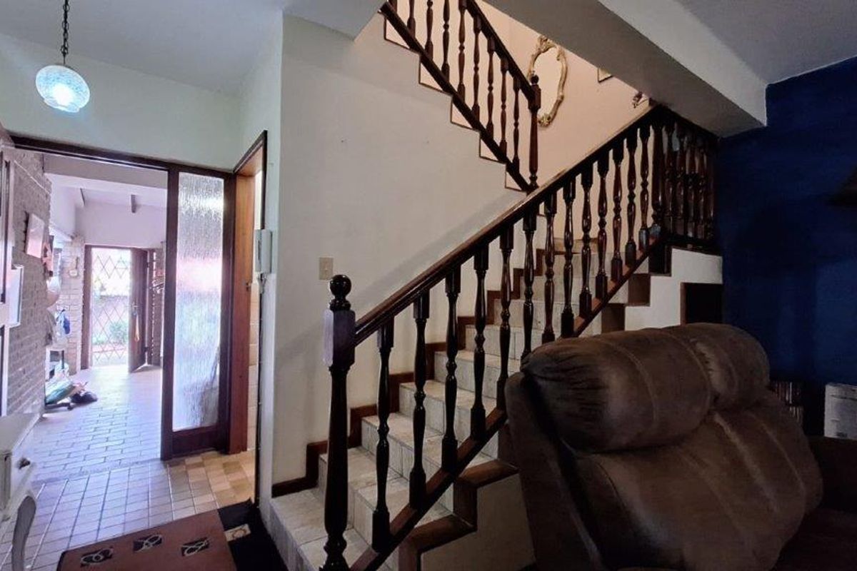 Secure and Spacious Living in a Prime Location - Photo 5