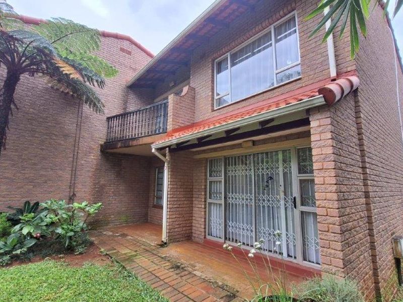 Secure and Spacious Living in a Prime Location - Photo 2