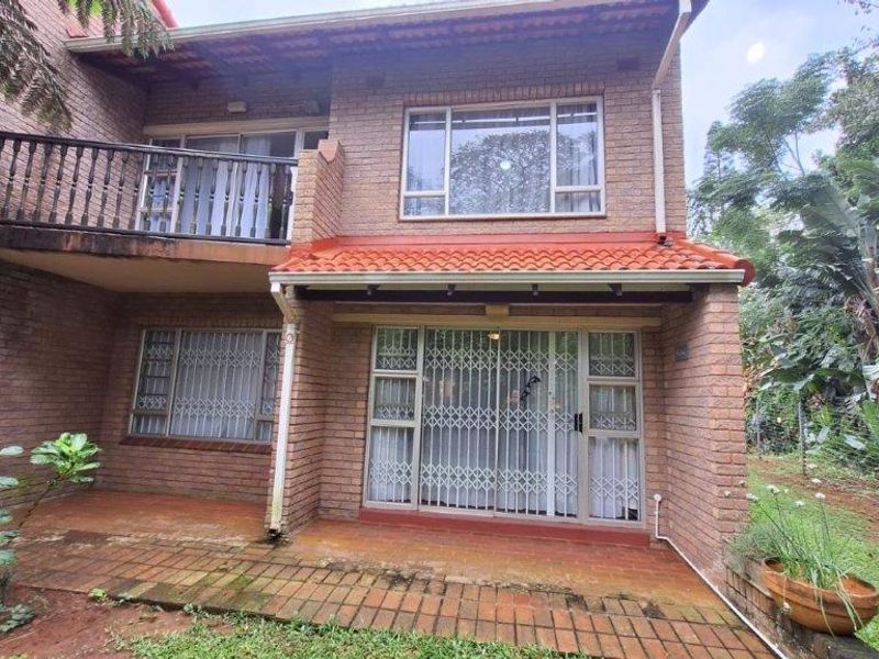 Secure and Spacious Living in a Prime Location - Photo 3