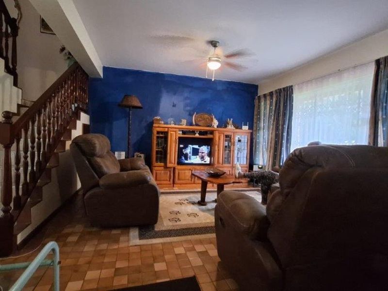 Secure and Spacious Living in a Prime Location - Photo 4