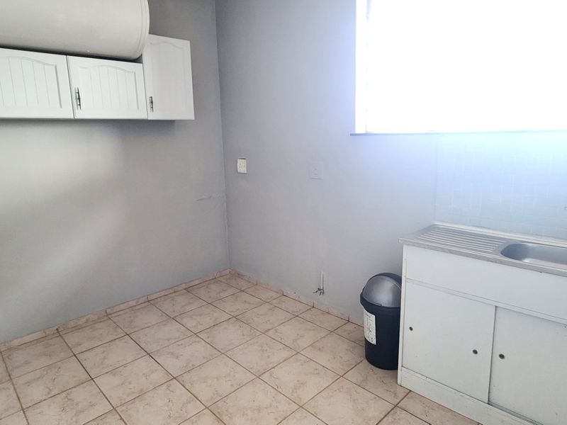 NEAT AND SPACIOUS APARTMENT IN A SECURE COMPLEX - Photo 7