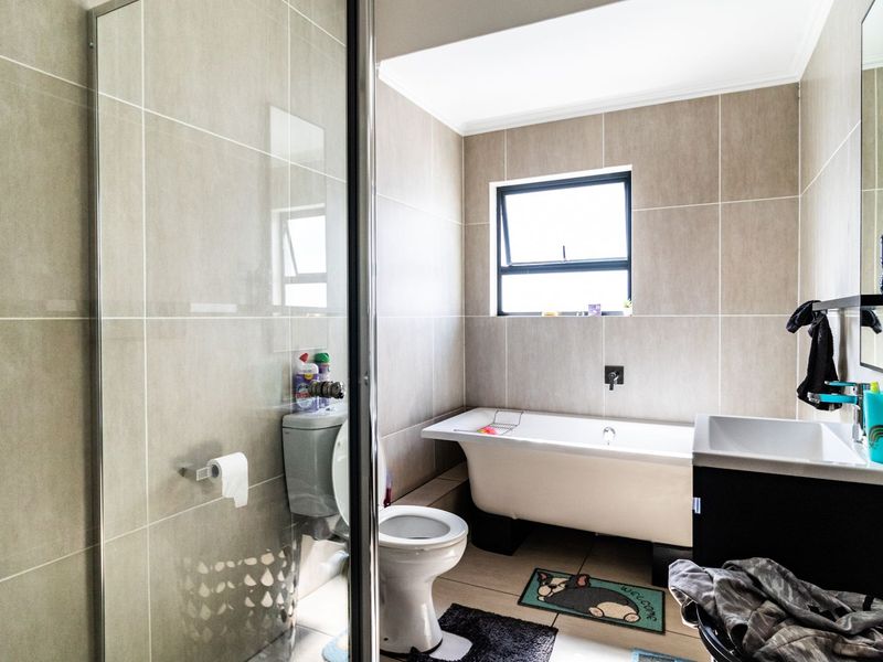 Modern 2-Bed, 2-Bath Apartment in Greenstone Ridge – Great Investment Opportunity - Photo 10