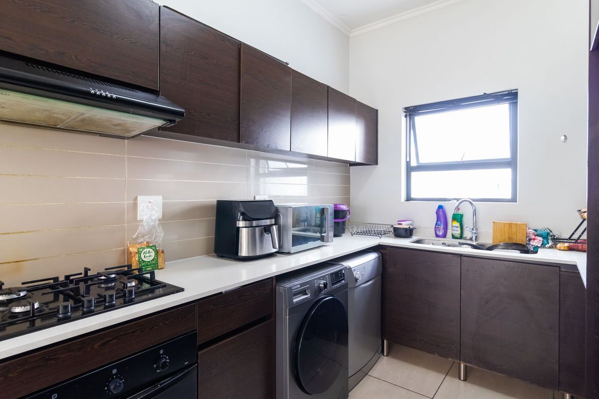 Modern 2-Bed, 2-Bath Apartment in Greenstone Ridge – Great Investment Opportunity - Photo 3