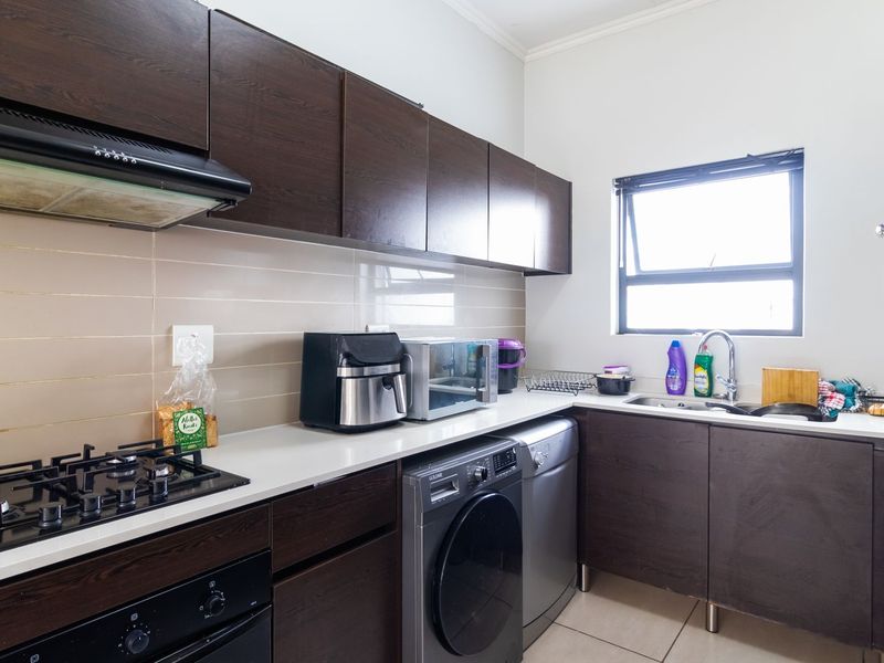 Modern 2-Bed, 2-Bath Apartment in Greenstone Ridge – Great Investment Opportunity - Photo 3