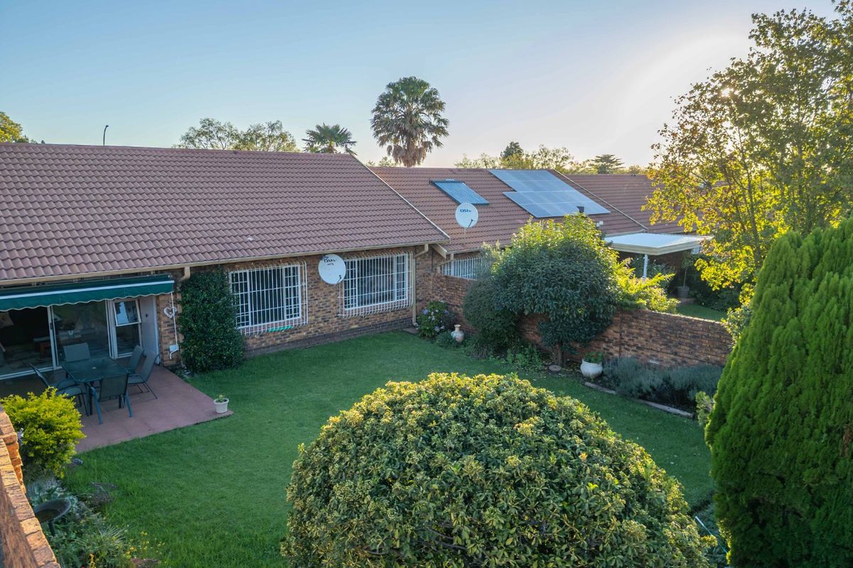 A Picture-Perfect Retreat in the Heart of Highway Gardens - Photo 3