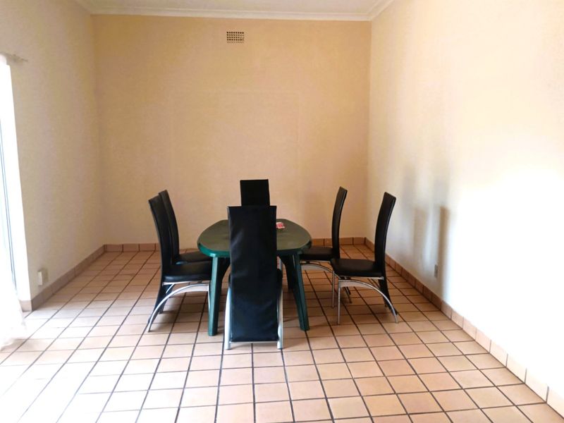 4 Bedroom 3  Bathroom Cottage  , North-Facing  Freestanding Home - Photo 10