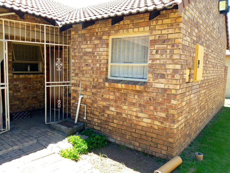 1 bedroom townhouse for sale in Middleburg - Photo 2