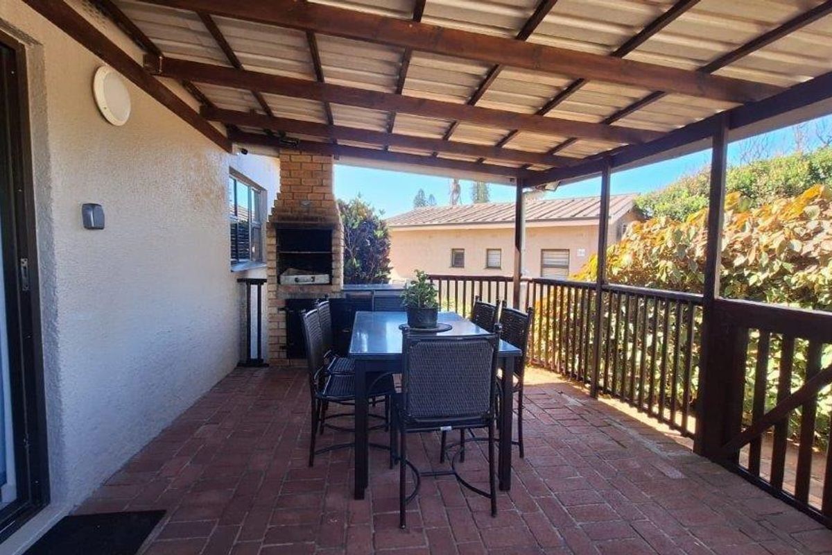 Lovely Furnished Two Bedroom Unit Set In An Excptional Resort  - Photo 4