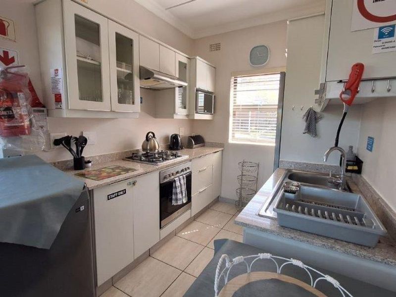 Lovely Furnished Two Bedroom Unit Set In An Excptional Resort  - Photo 7