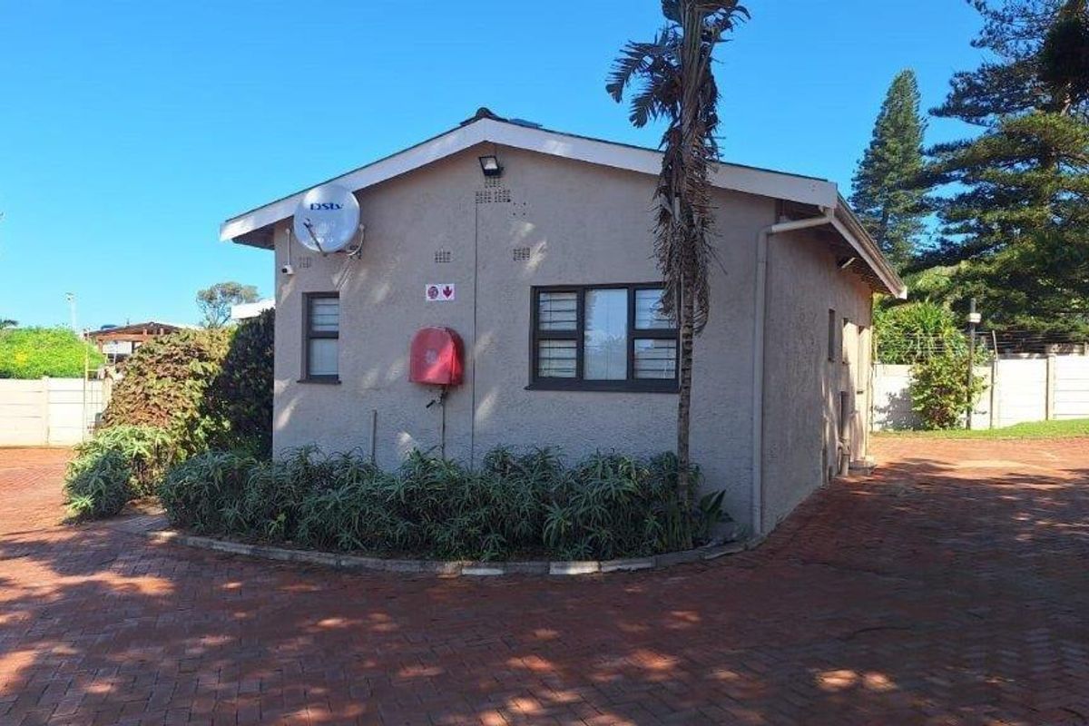 Lovely Furnished Two Bedroom Unit Set In An Excptional Resort  - Photo 2