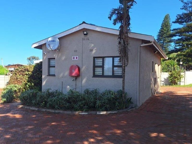 Lovely Furnished Two Bedroom Unit Set In An Excptional Resort  - Photo 2