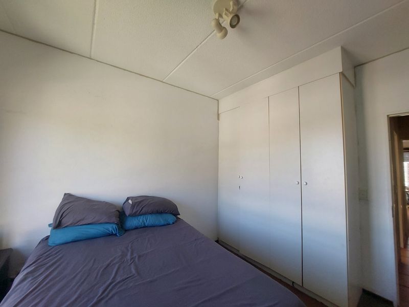 2 Bedroom Loft Apartment in Sunninghill - Photo 8