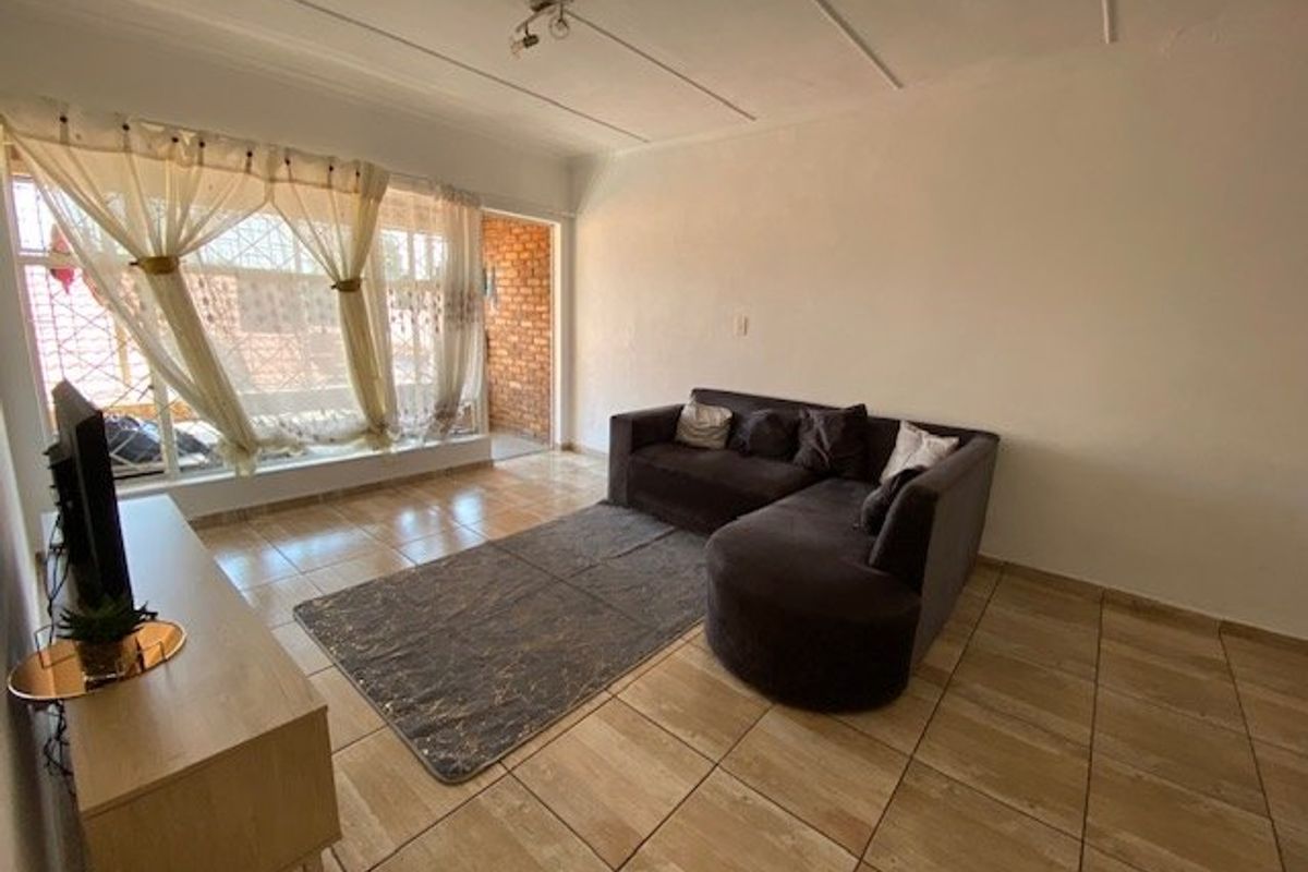 2-Bedroom Apartment in Casseldale - Photo 3