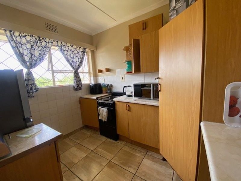 2-Bedroom Apartment in Casseldale - Photo 2