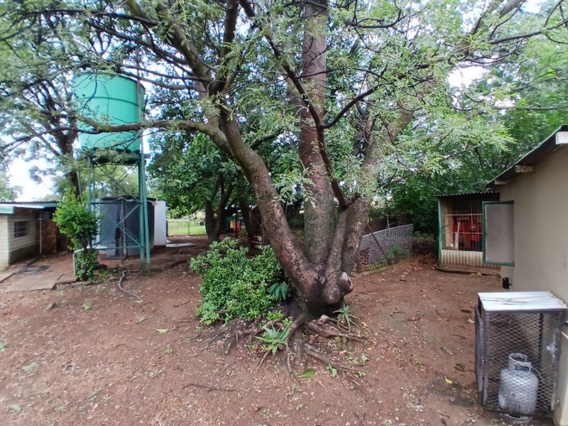 Live, Work & Farm – 8.56Ha Plot with House, Pool, Workshop & More – Vastfontein - Photo 4